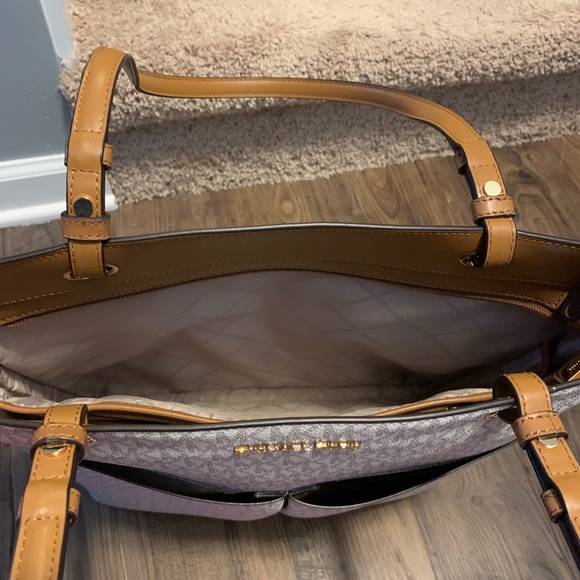 NWOT MICHAEL KORS PURSE - Picture 4 of 4